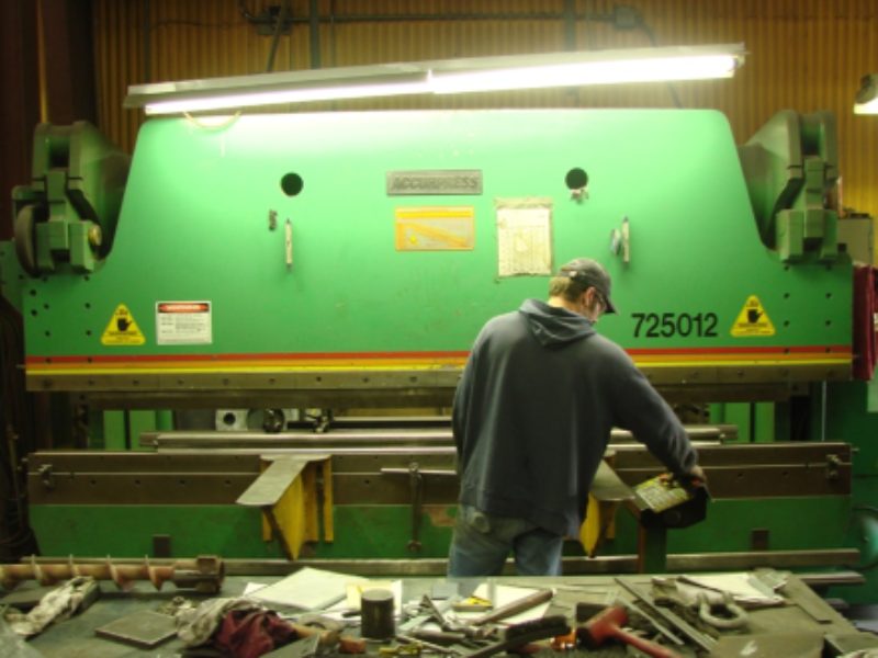 Accurpress 250 ton CNC press brake